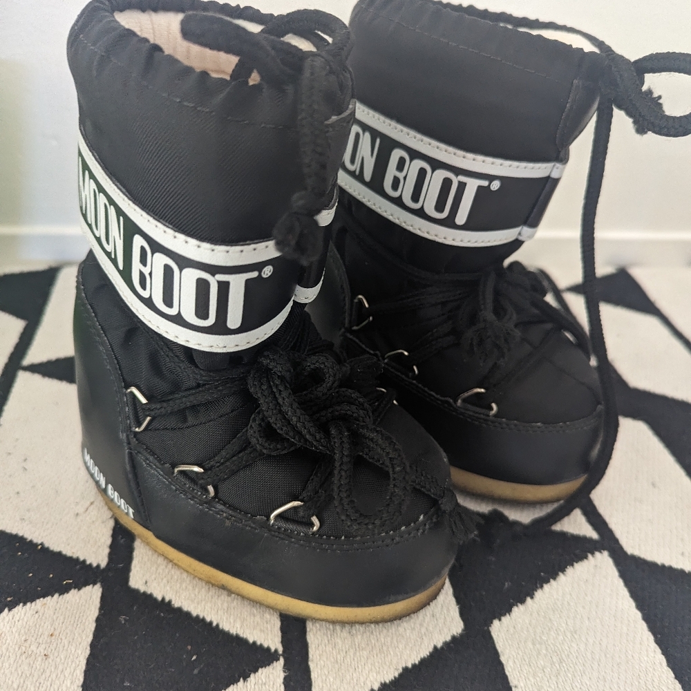 Kids MoonBoot snow boots - kids: us 7-9,5